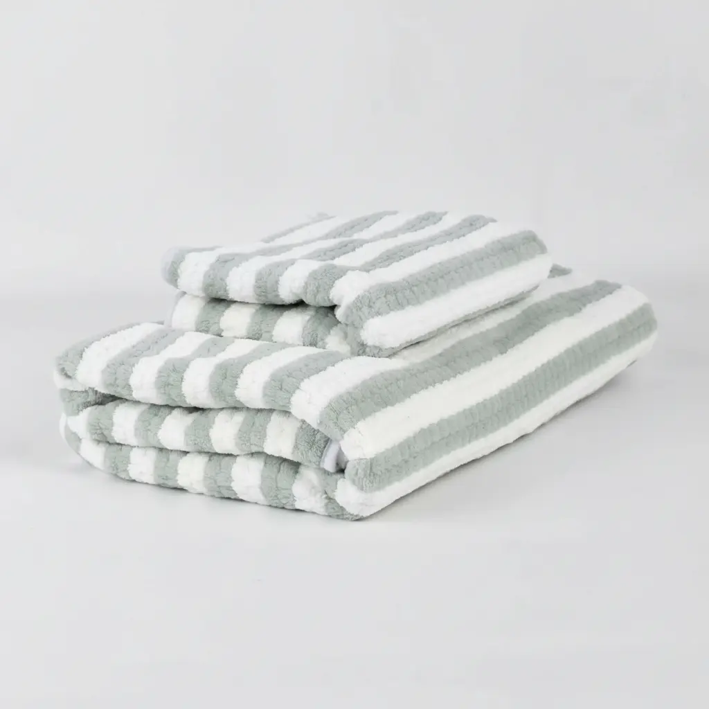 D_NQ_NP_2X_796816-MLA101771817307_122025-F Super Soft Quick-Dry Hanging Towel - Image 1